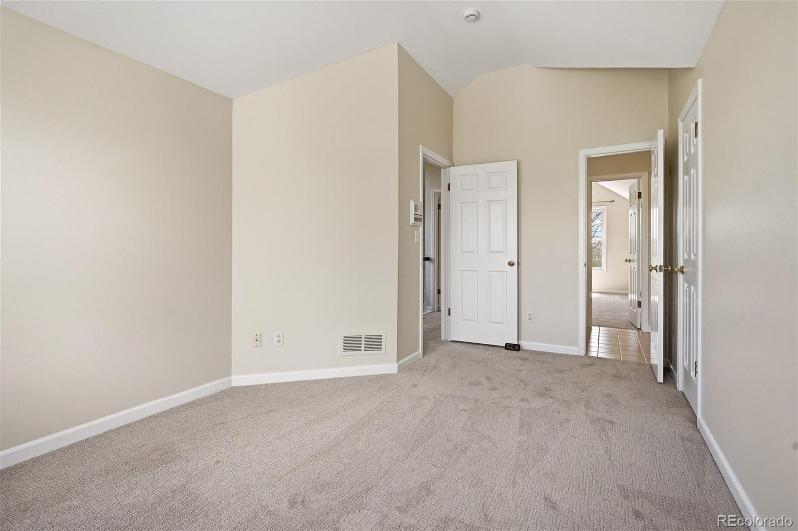 MLS Image #31 for 944  ivanhoe street,denver, Colorado