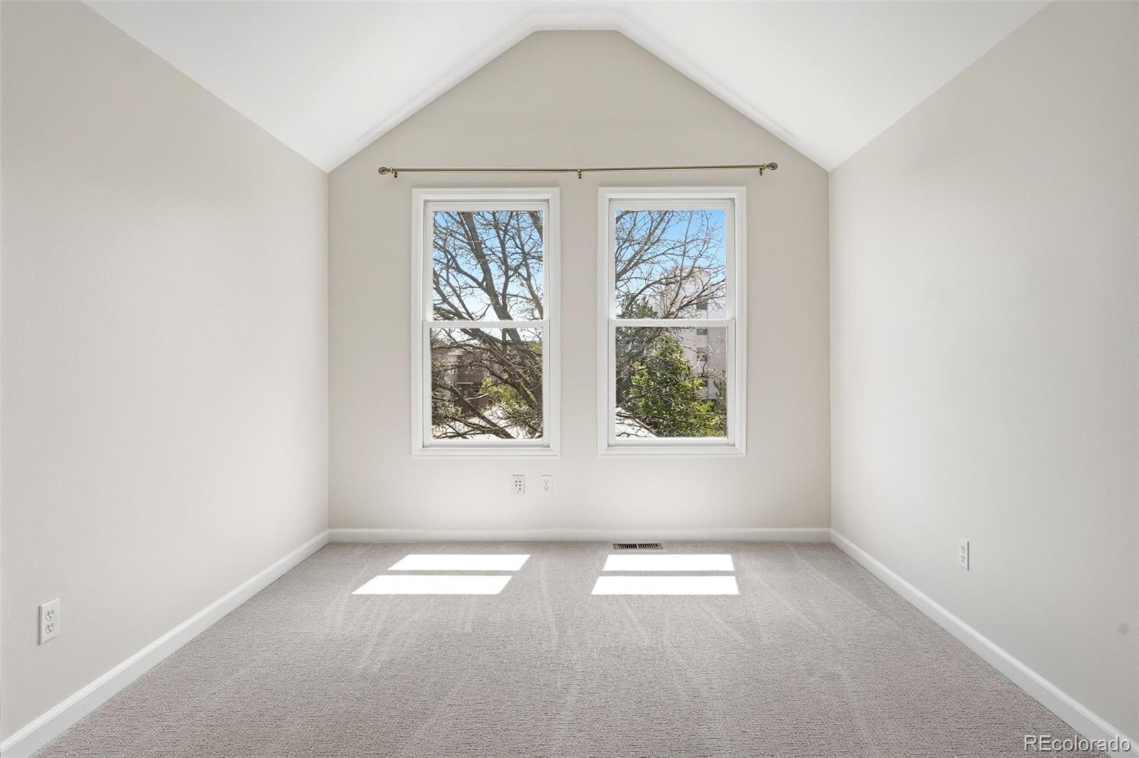 MLS Image #33 for 944  ivanhoe street,denver, Colorado