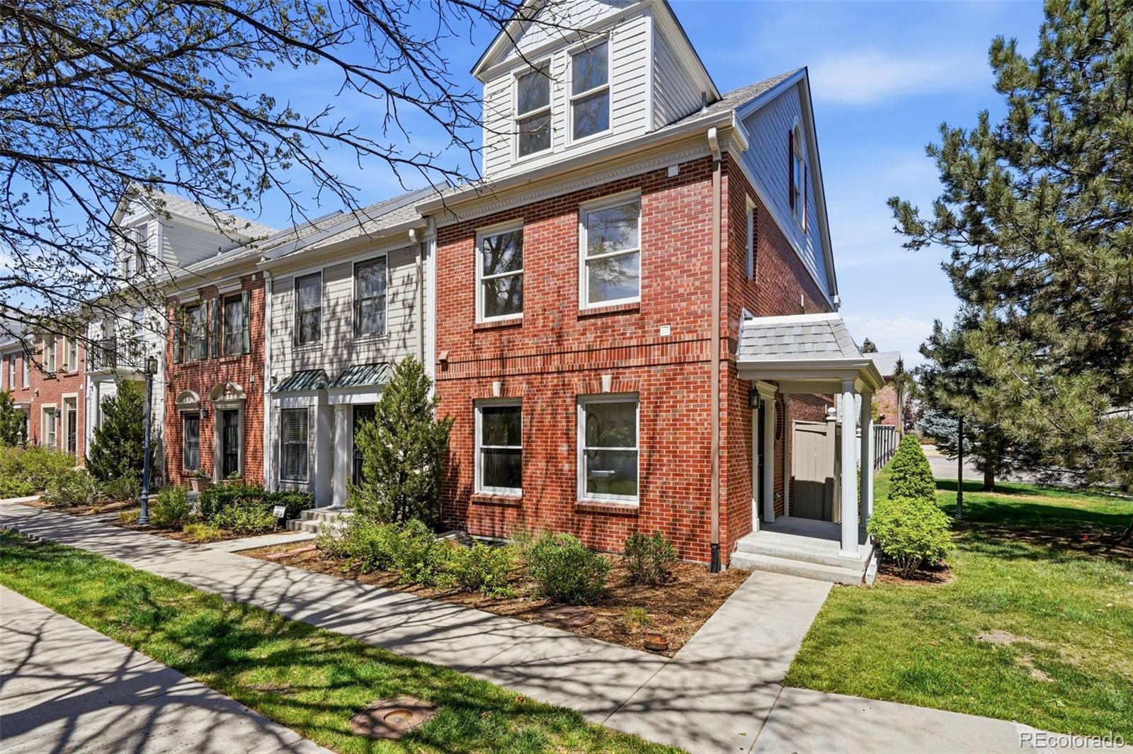 MLS Image #5 for 944  ivanhoe street,denver, Colorado