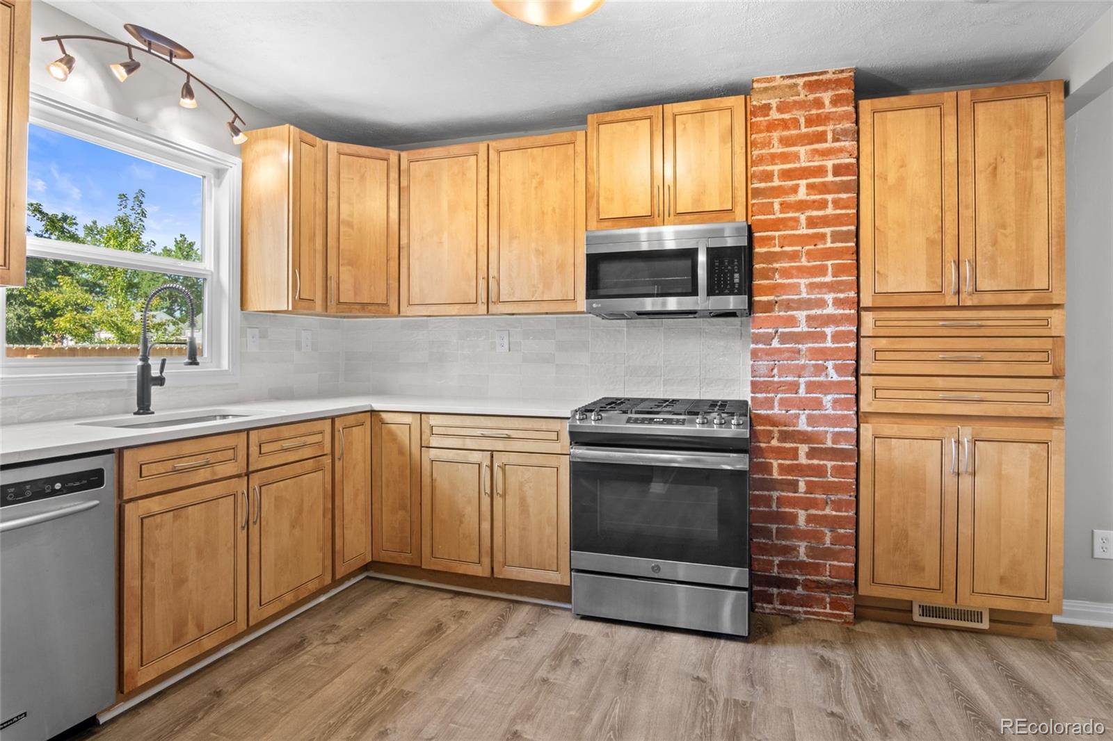 MLS Image #11 for 4058 s lincoln street,englewood, Colorado