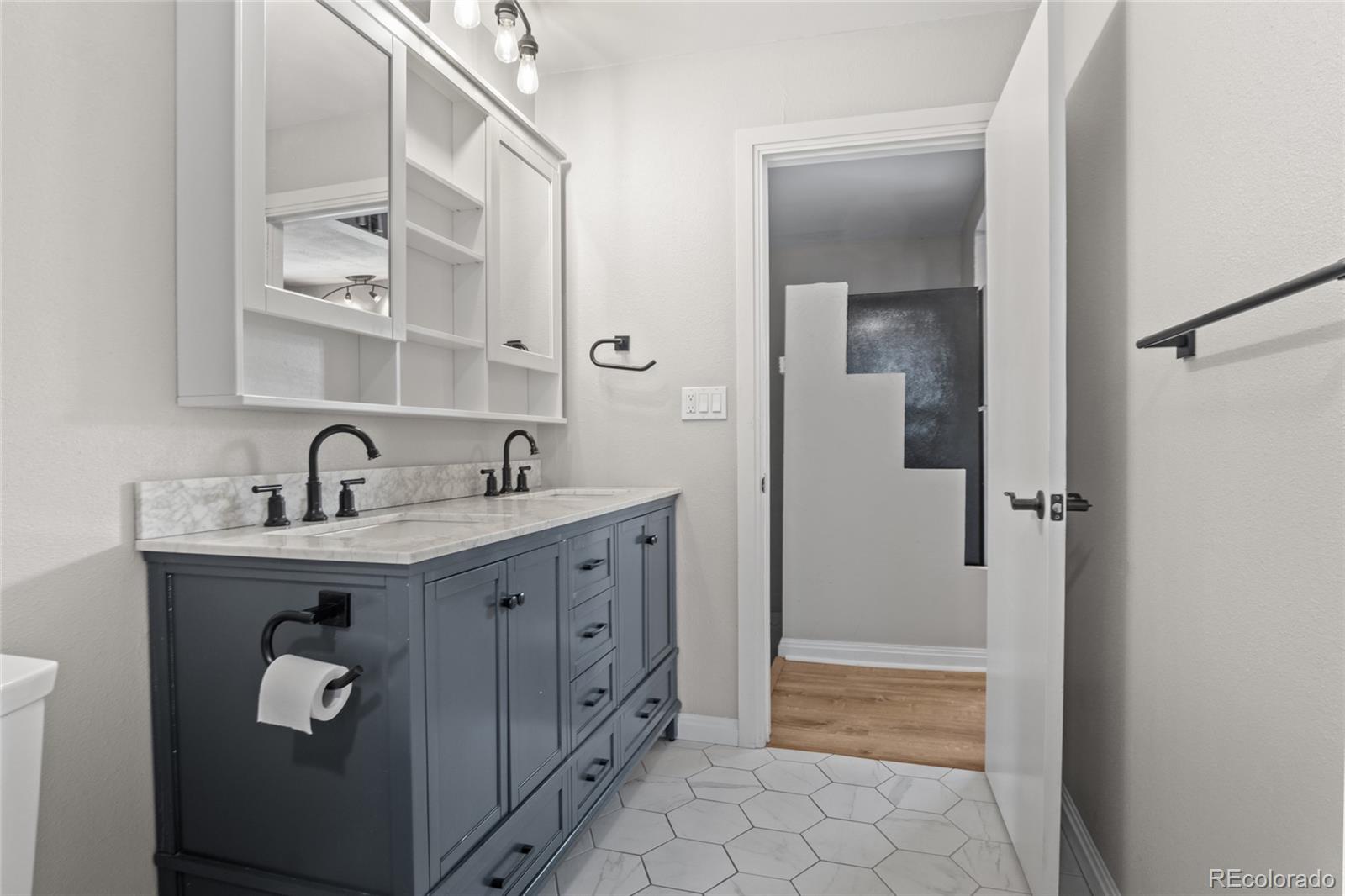 MLS Image #15 for 4058 s lincoln street,englewood, Colorado