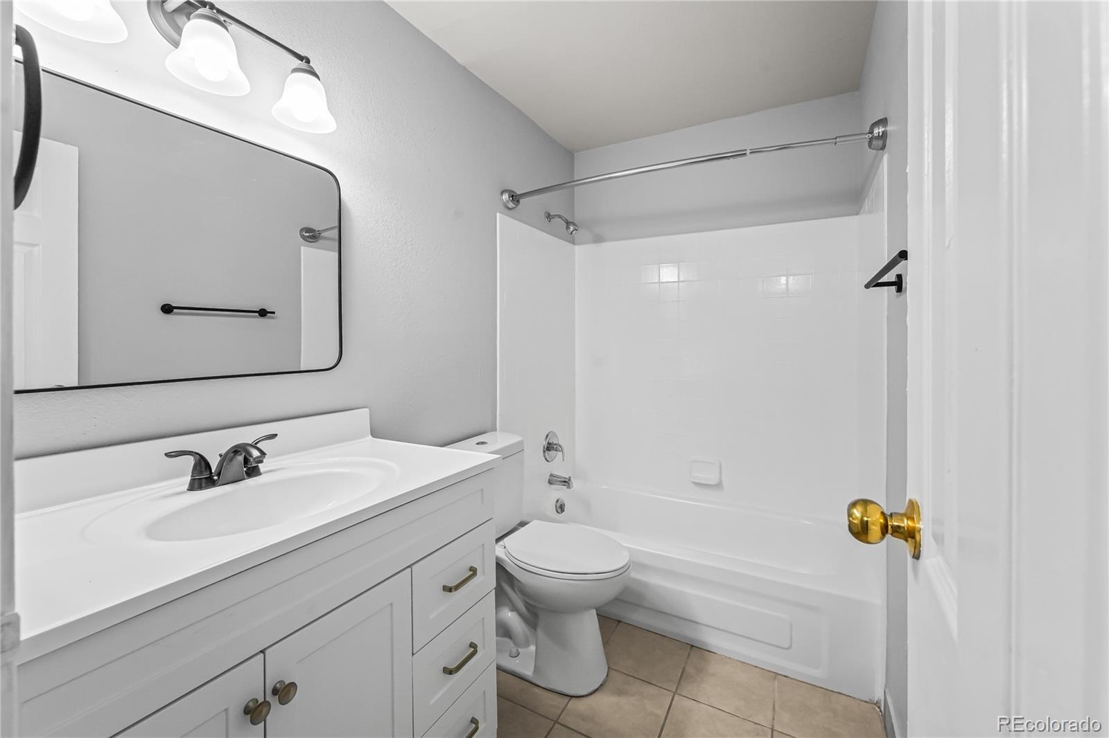 MLS Image #13 for 10150 e virginia avenue,denver, Colorado