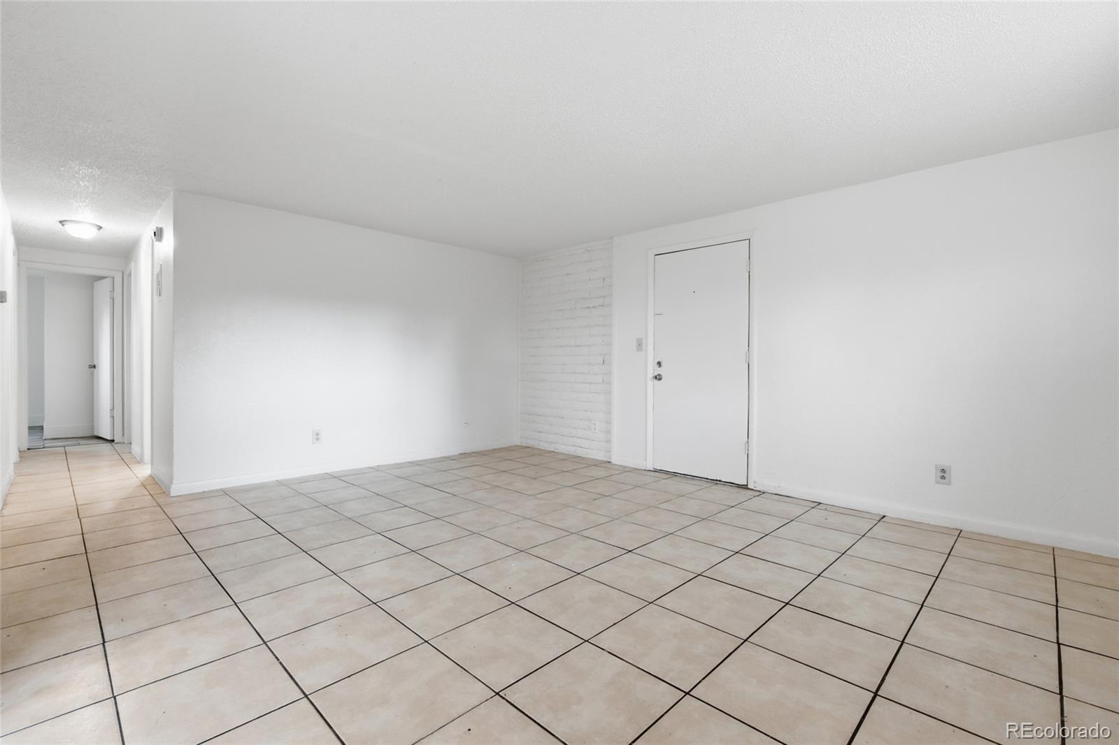 MLS Image #5 for 875 s quebec street 1,denver, Colorado