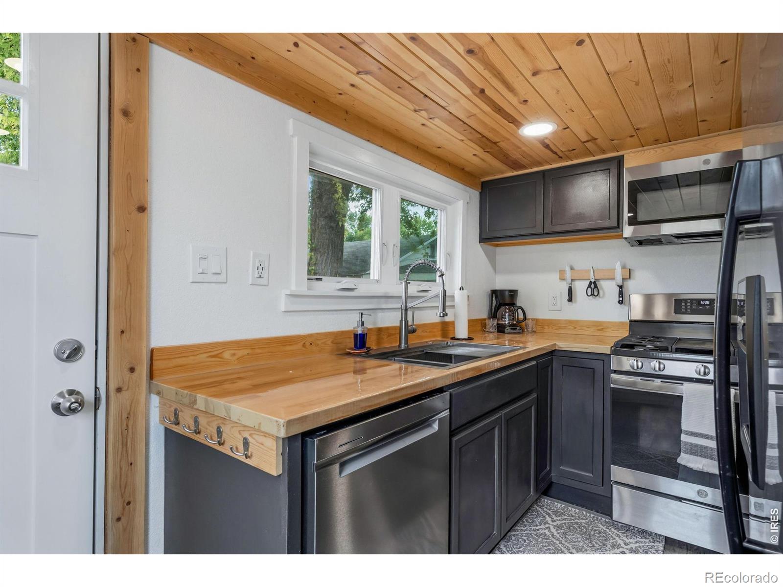 MLS Image #4 for 542 e 10th street,loveland, Colorado