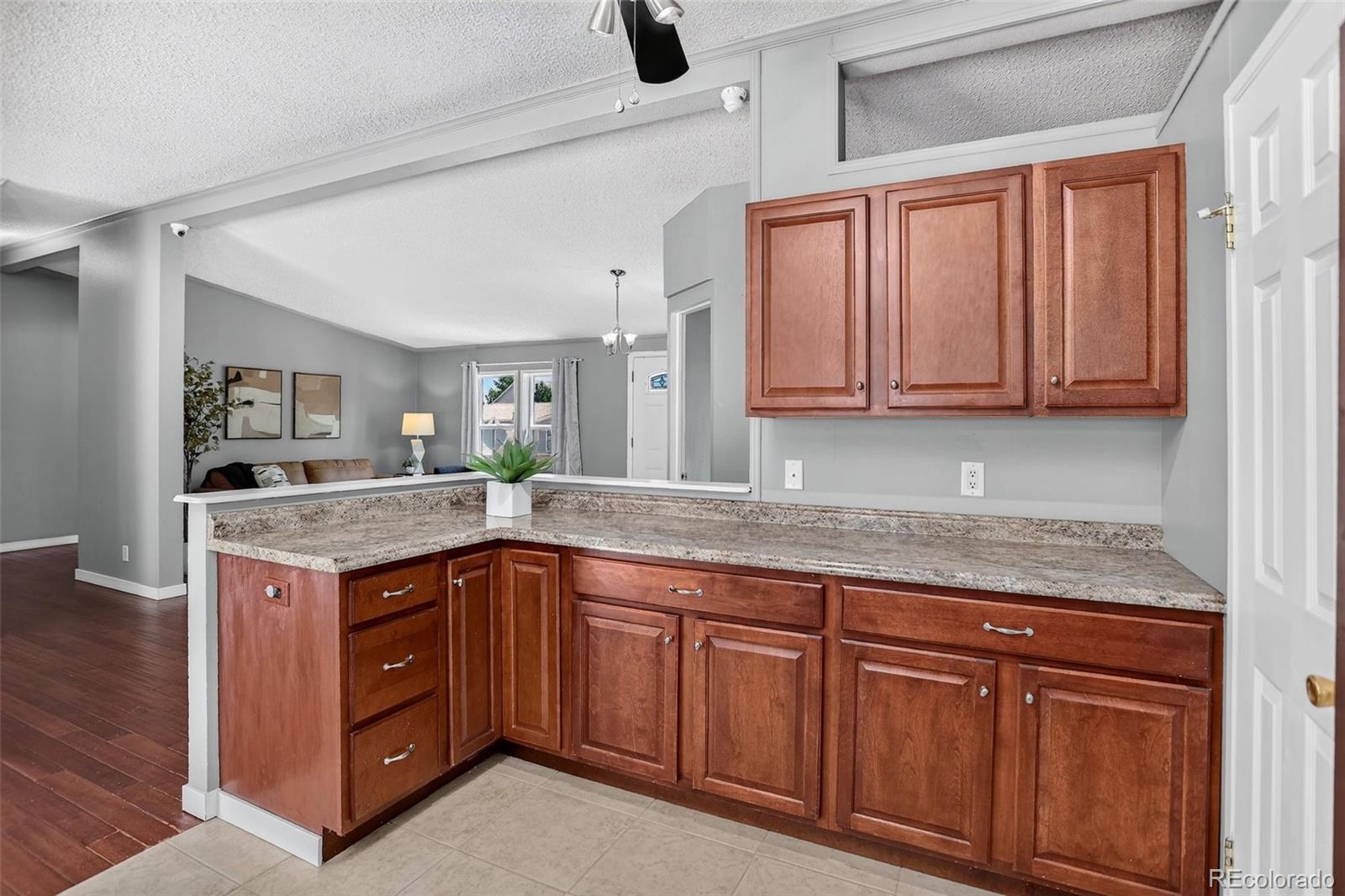 MLS Image #11 for 5665  bryant street,denver, Colorado