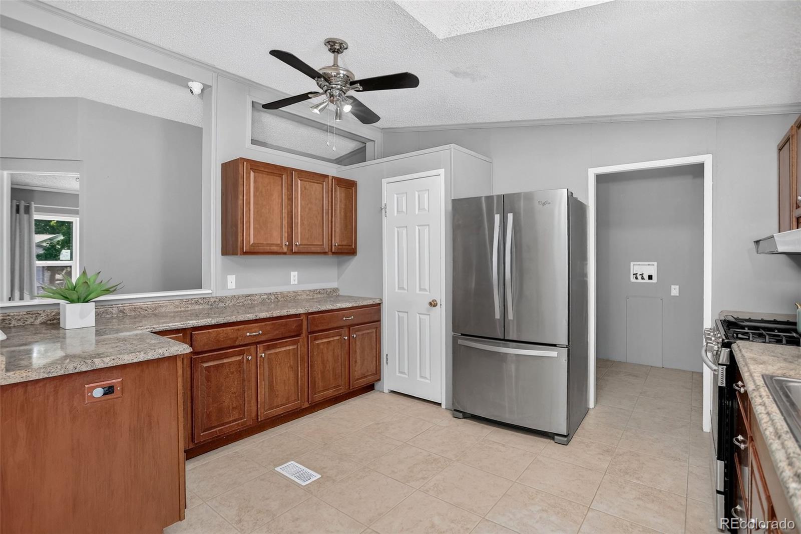 MLS Image #12 for 5665  bryant street,denver, Colorado