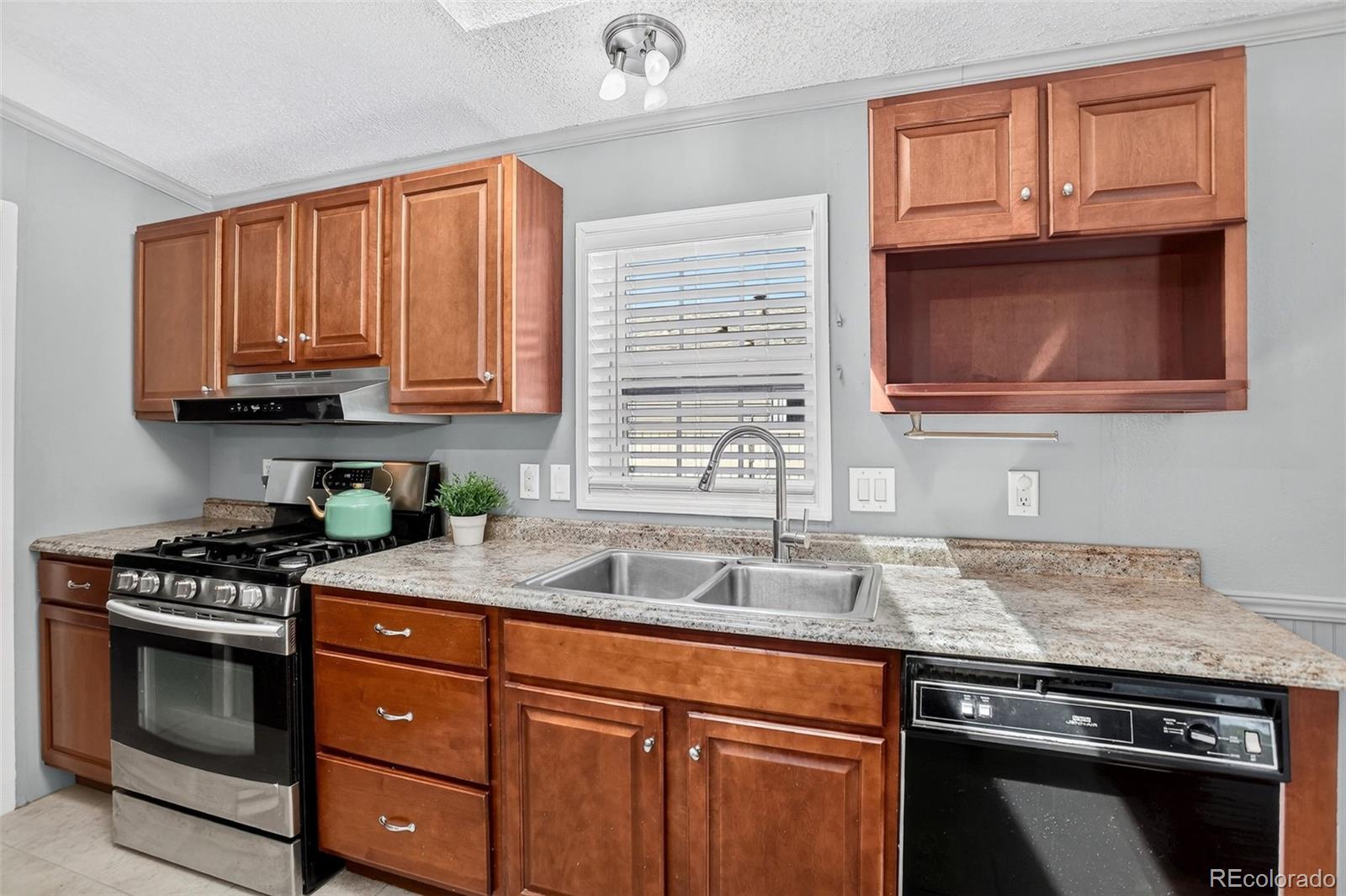 MLS Image #13 for 5665  bryant street,denver, Colorado