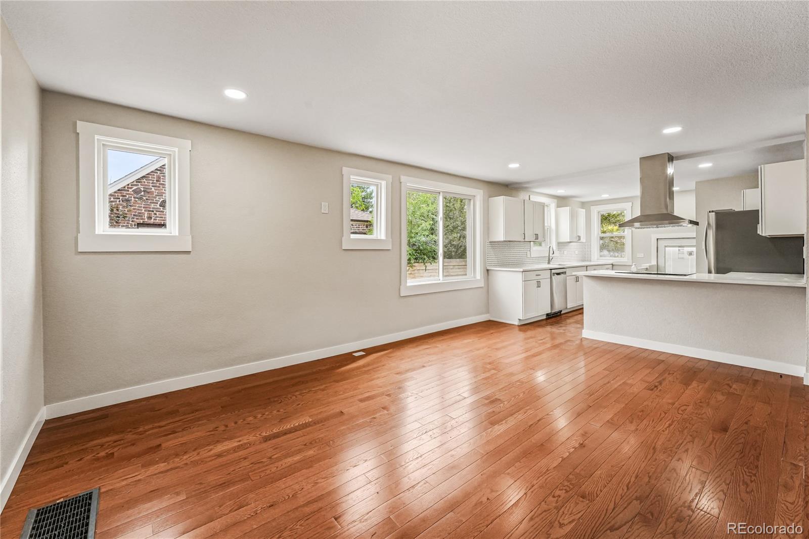 MLS Image #4 for 1653  trenton street,denver, Colorado
