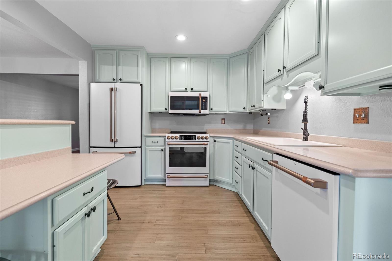 MLS Image #10 for 7154 s pennsylvania street,littleton, Colorado