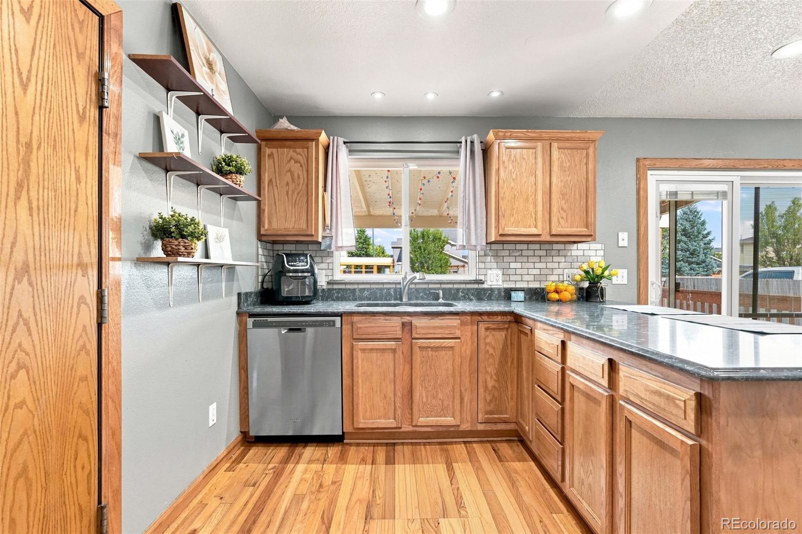 MLS Image #25 for 10022  alcott street,denver, Colorado