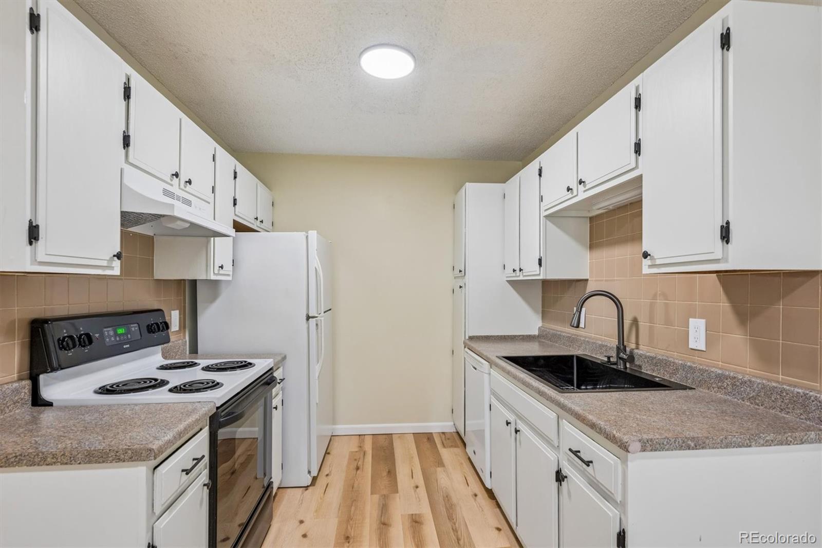 MLS Image #10 for 1521 s owens street,denver, Colorado