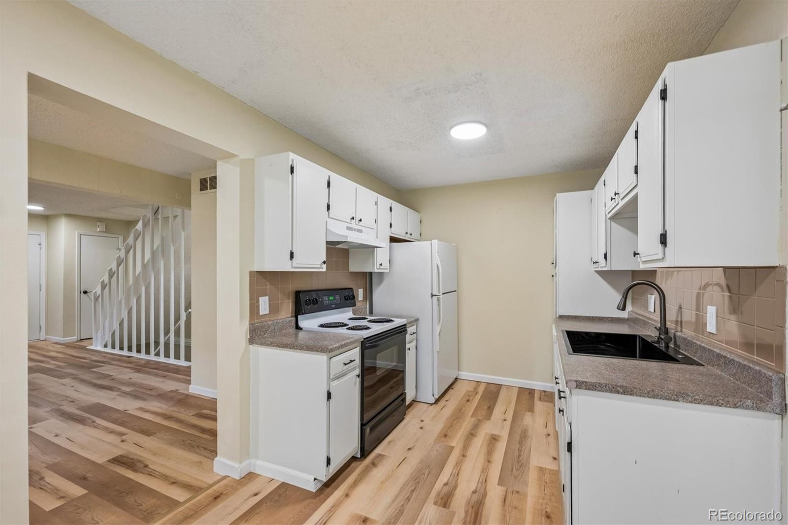 MLS Image #9 for 1521 s owens street,denver, Colorado