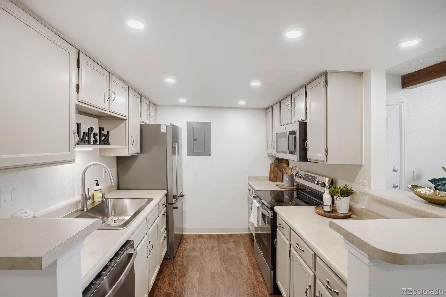 MLS Image #9 for 931 s zeno way,aurora, Colorado