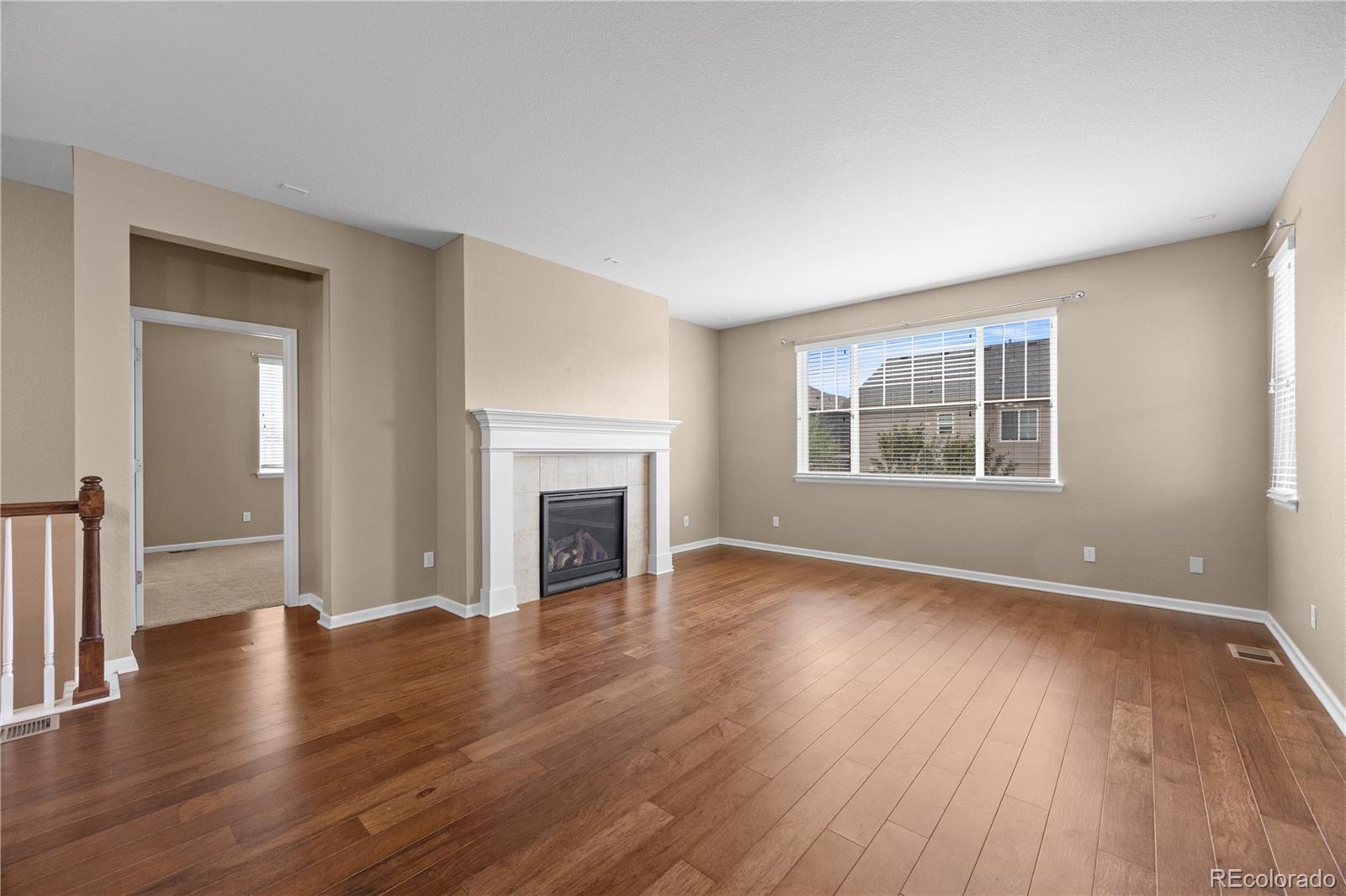 MLS Image #2 for 4961 s versailles circle,aurora, Colorado