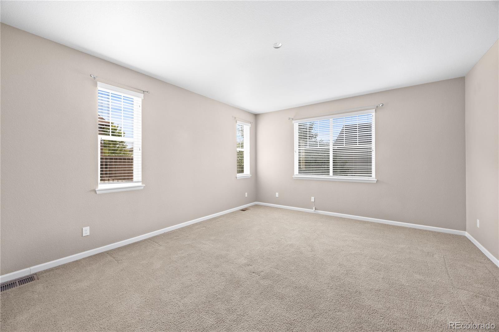MLS Image #7 for 4961 s versailles circle,aurora, Colorado