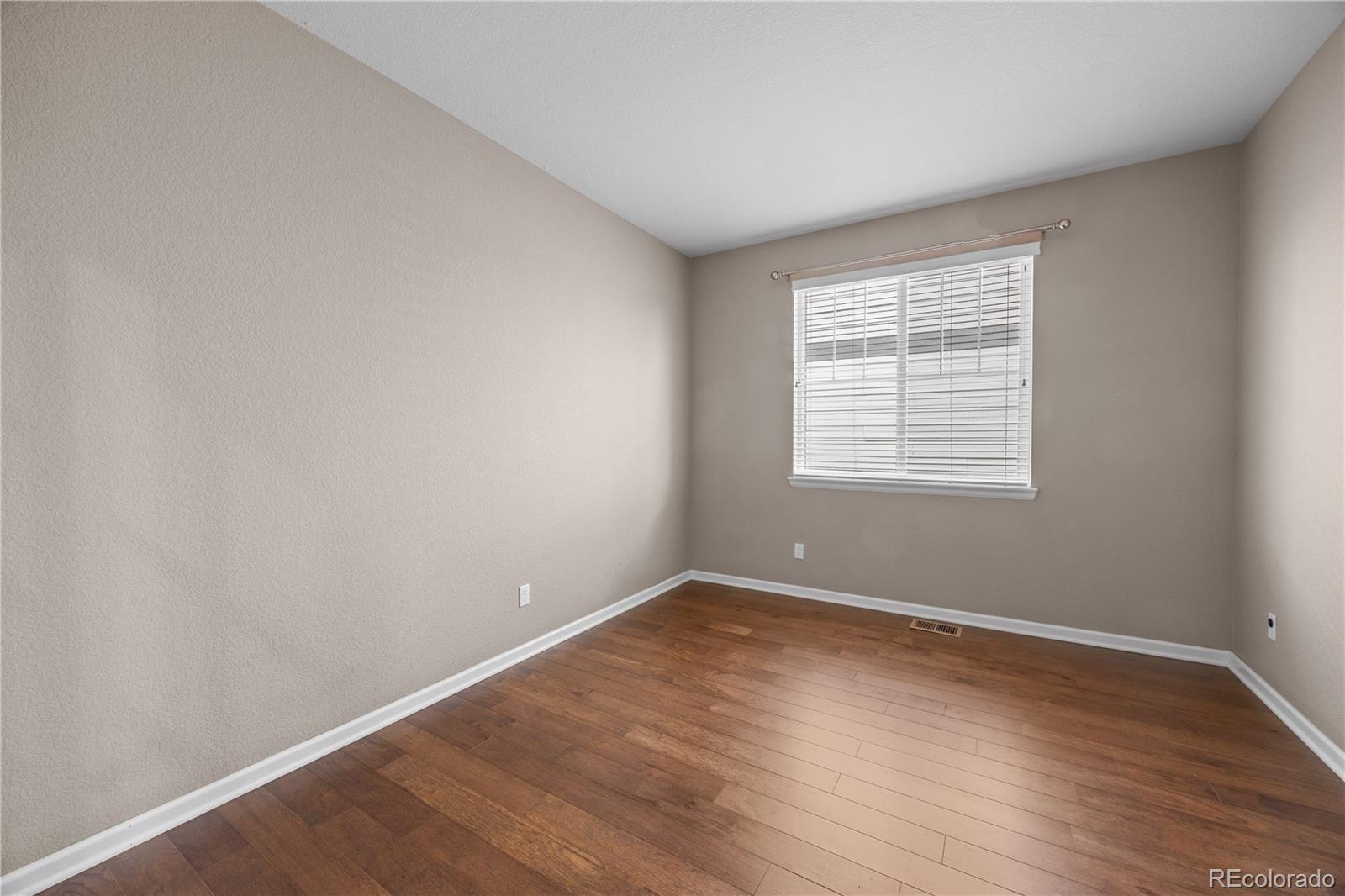 MLS Image #9 for 4961 s versailles circle,aurora, Colorado