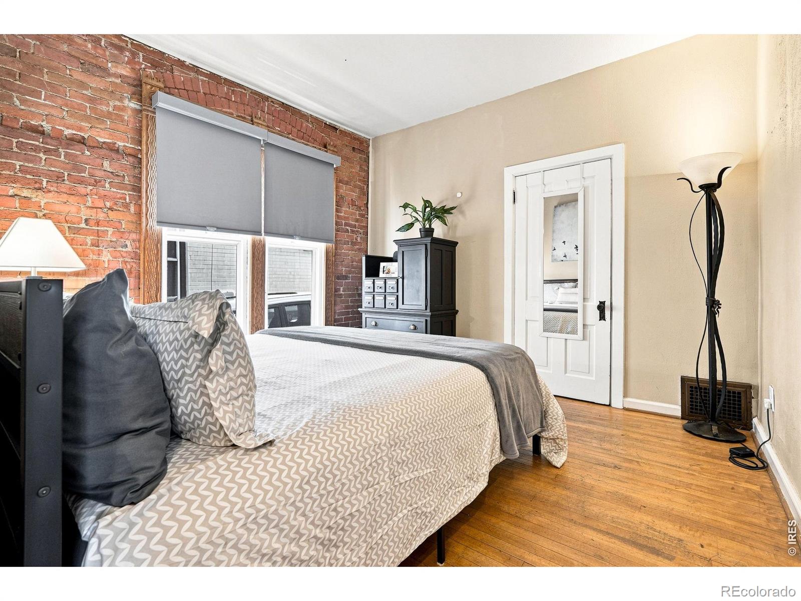MLS Image #13 for 3319 e 14th avenue,denver, Colorado