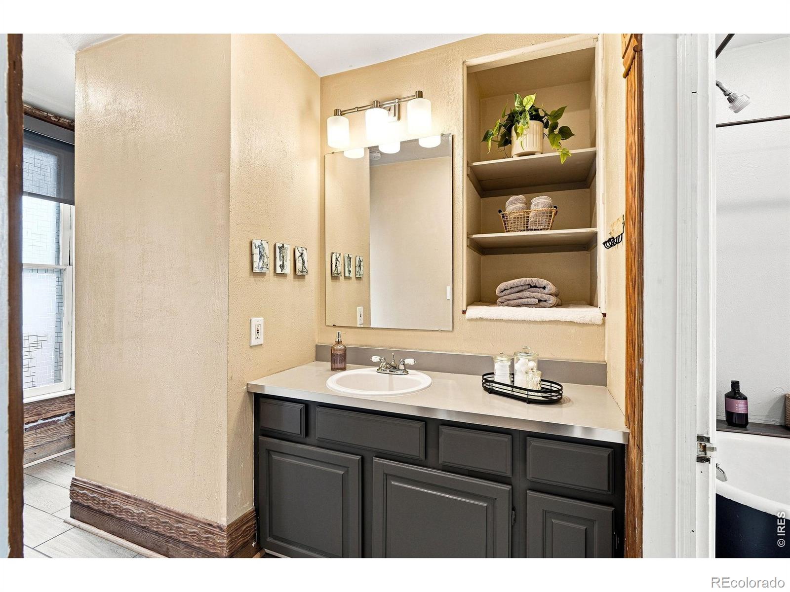 MLS Image #16 for 3319 e 14th avenue,denver, Colorado