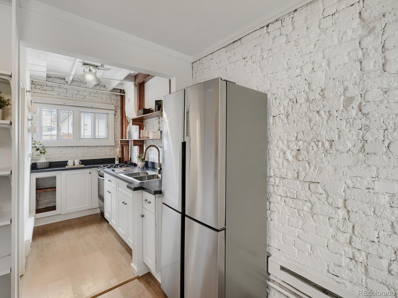 MLS Image #4 for 1059 n emerson street,denver, Colorado