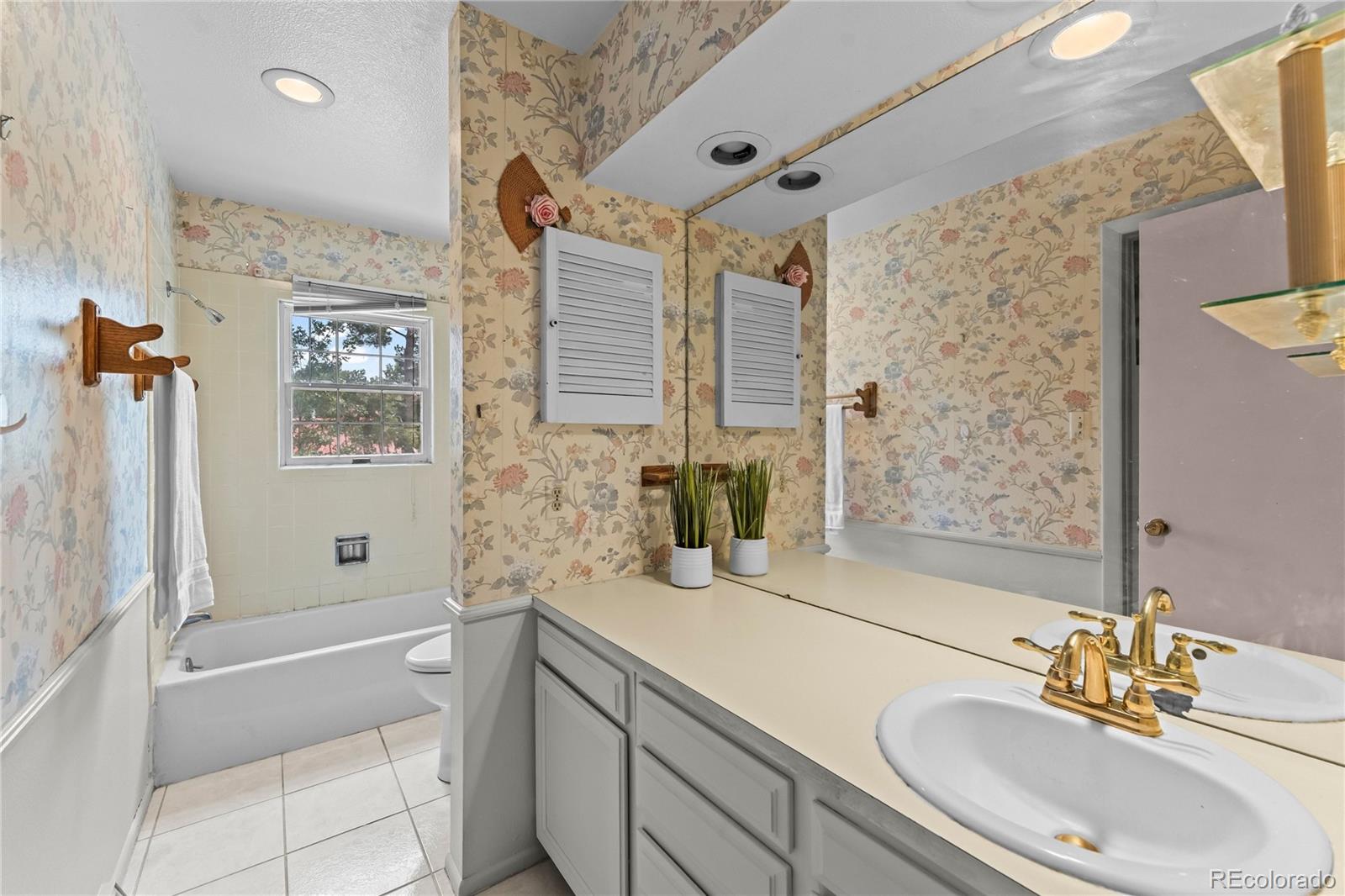 MLS Image #14 for 2591 s eagle circle,aurora, Colorado