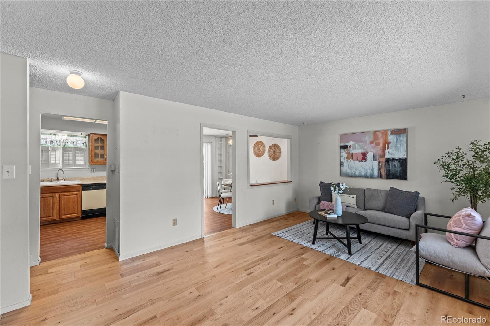 MLS Image #3 for 2591 s eagle circle,aurora, Colorado