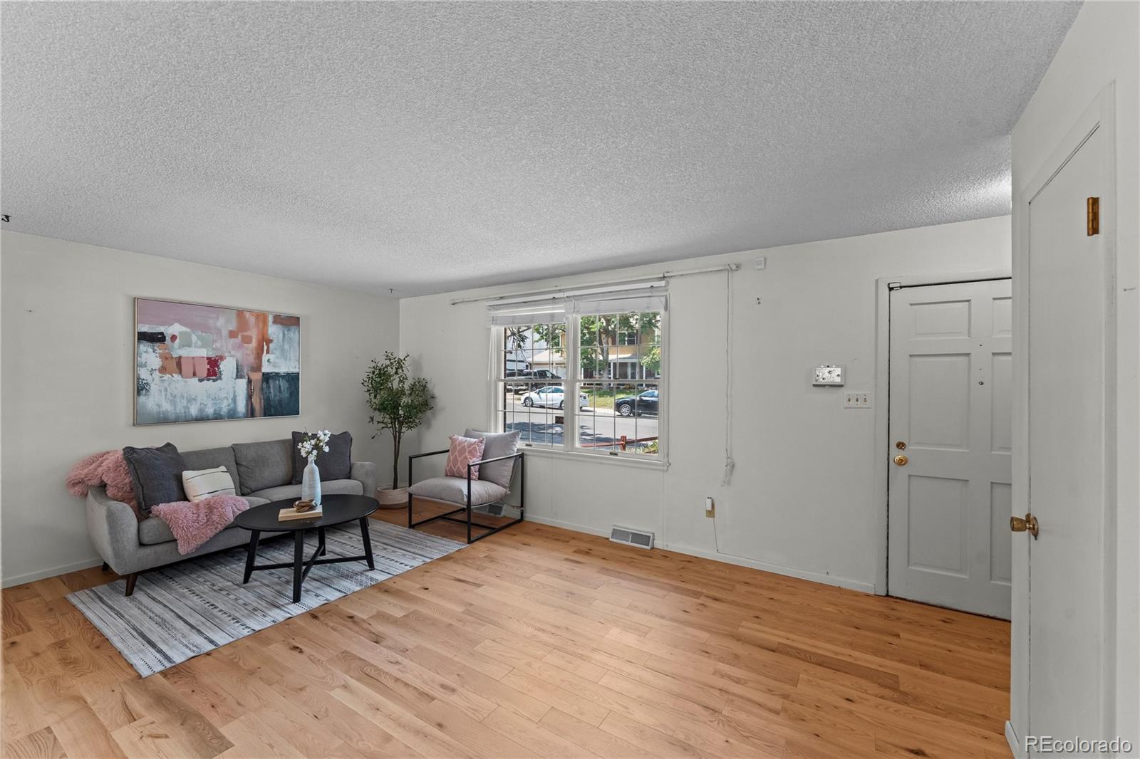 MLS Image #6 for 2591 s eagle circle,aurora, Colorado
