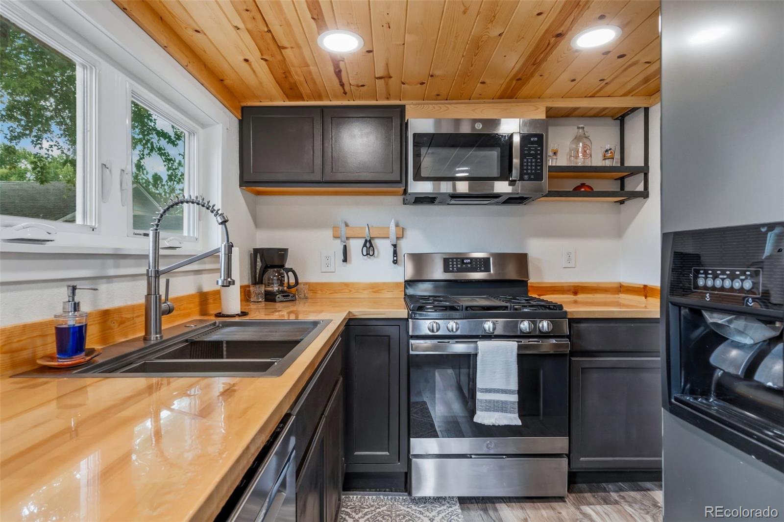MLS Image #4 for 542 e 10th street,loveland, Colorado