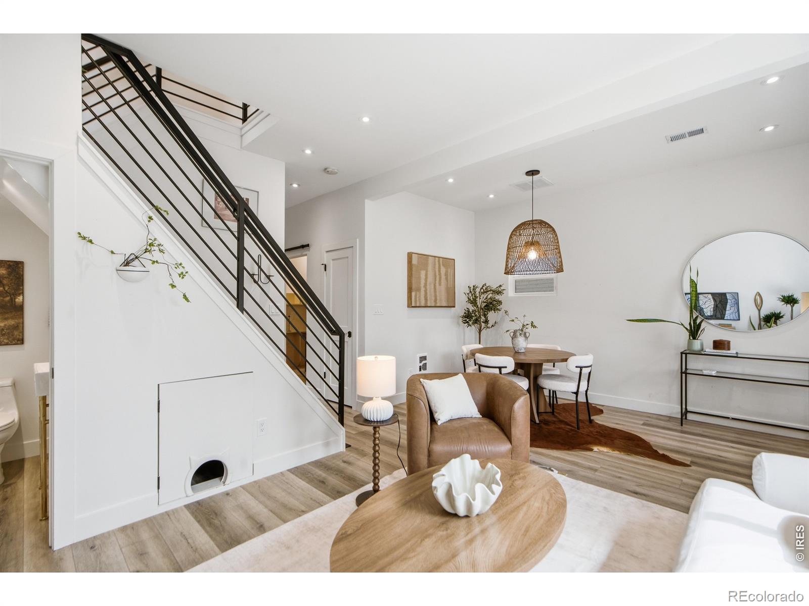 MLS Image #11 for 1419 s acoma street,denver, Colorado
