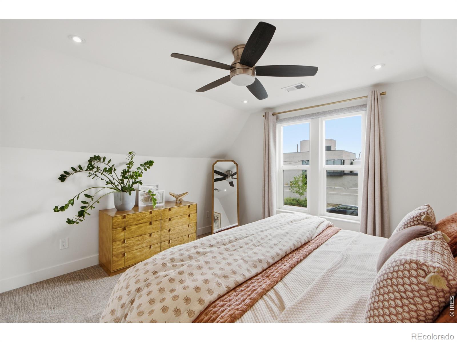 MLS Image #25 for 1419 s acoma street,denver, Colorado