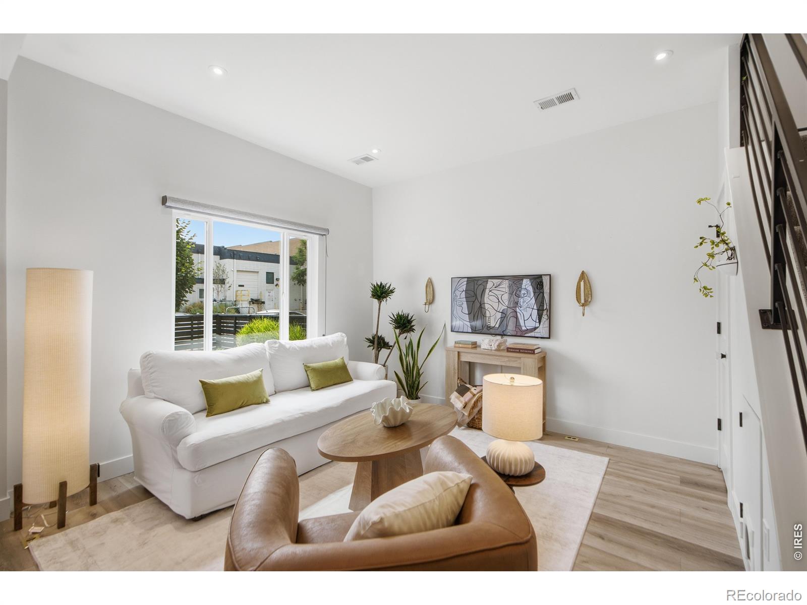 MLS Image #4 for 1419 s acoma street,denver, Colorado