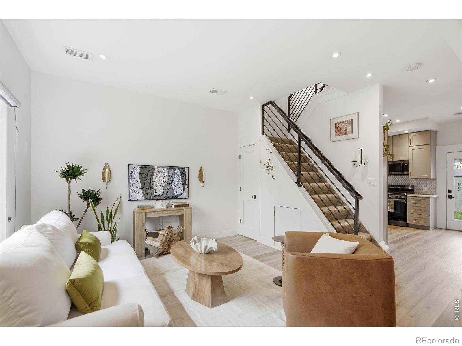 MLS Image #8 for 1419 s acoma street,denver, Colorado