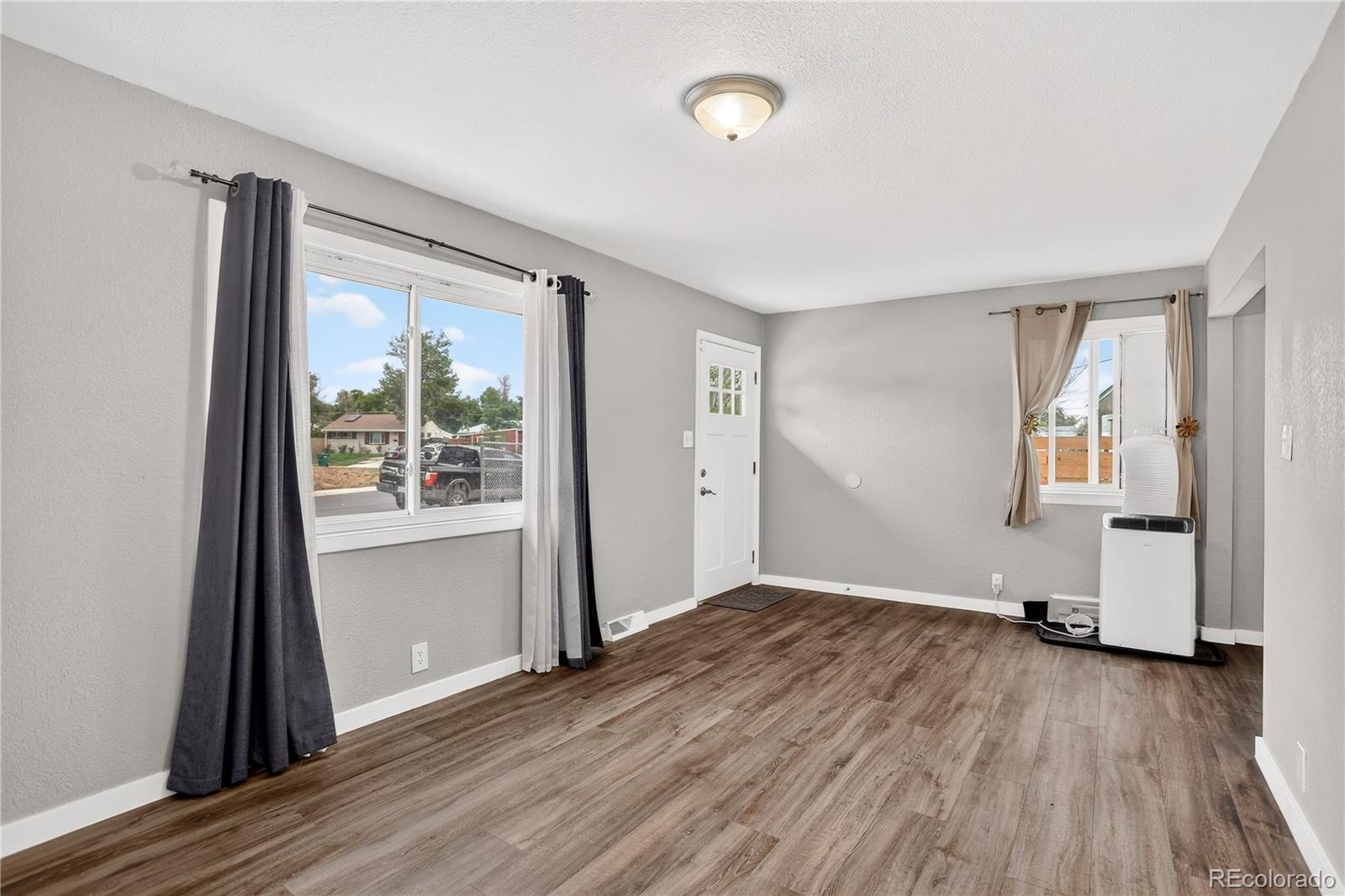 MLS Image #10 for 937  kramer court,aurora, Colorado