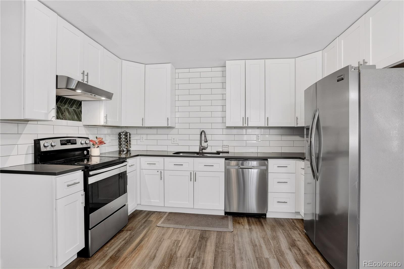 MLS Image #4 for 937  kramer court,aurora, Colorado