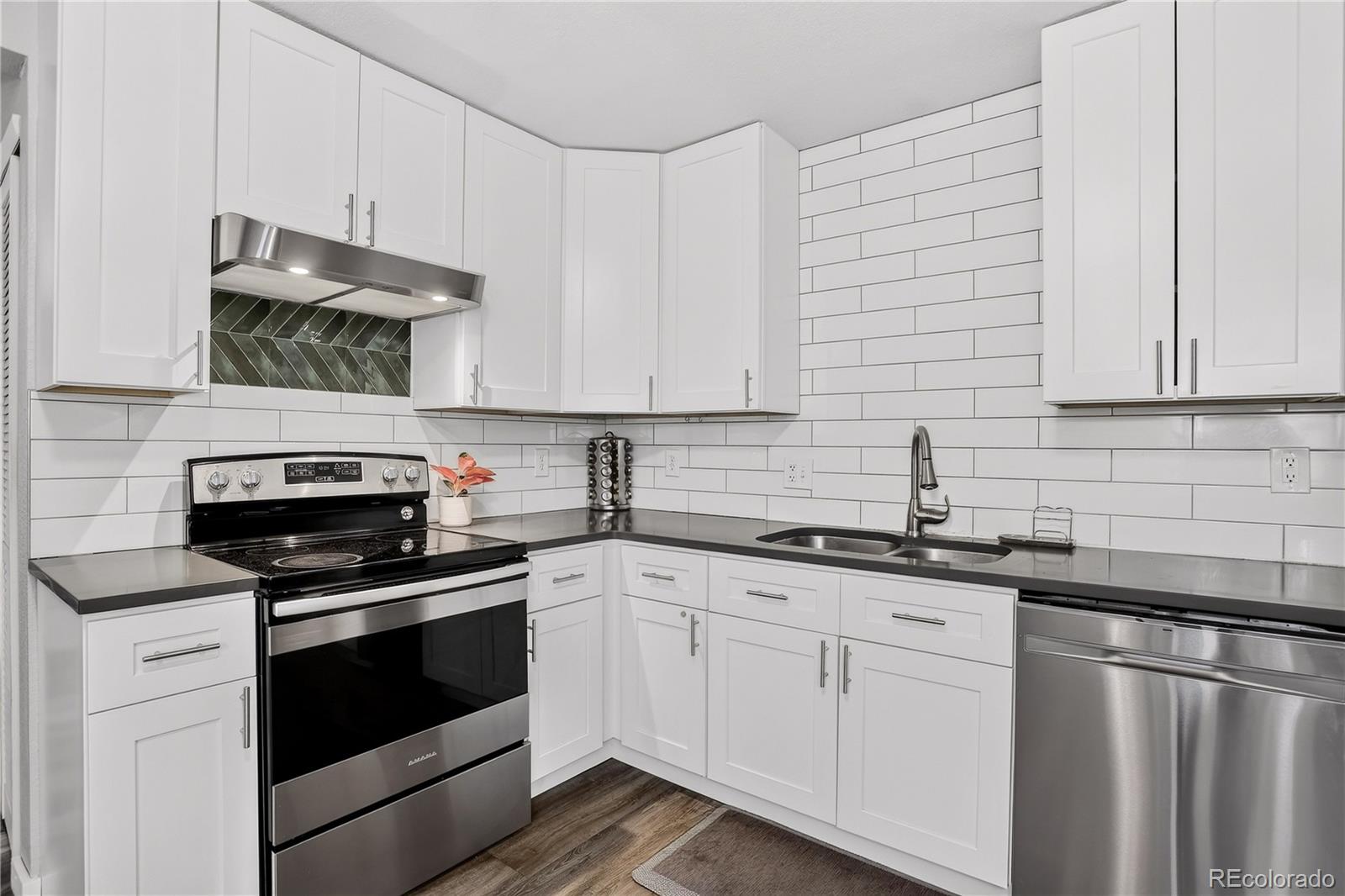 MLS Image #5 for 937  kramer court,aurora, Colorado