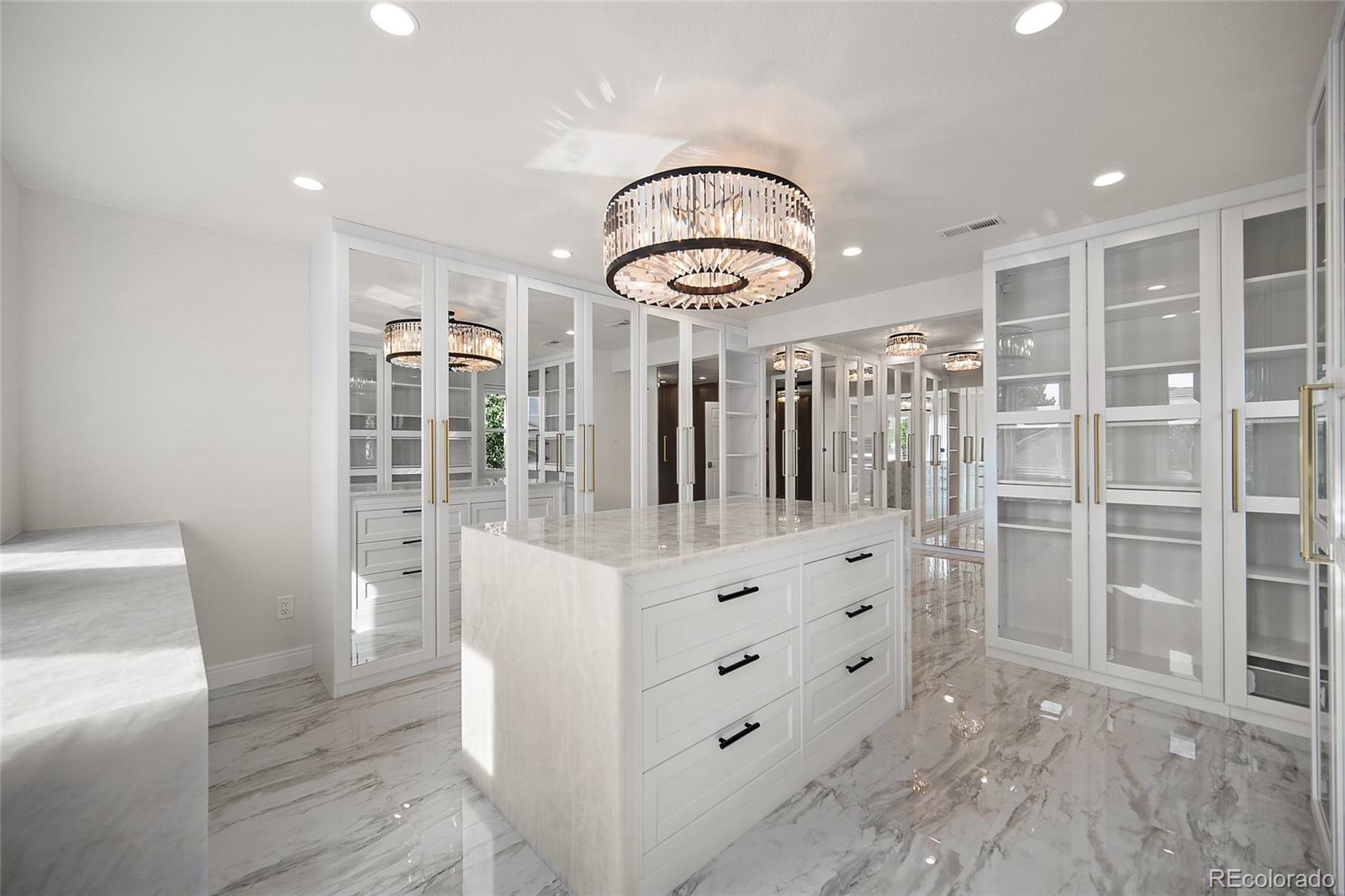 MLS Image #10 for 11940 e lake court,englewood, Colorado
