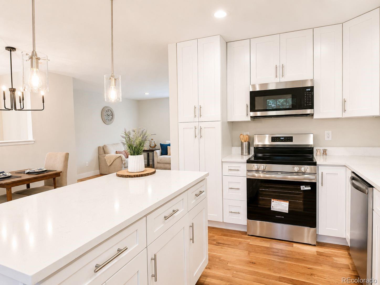 MLS Image #3 for 3320 s pennsylvania street,englewood, Colorado