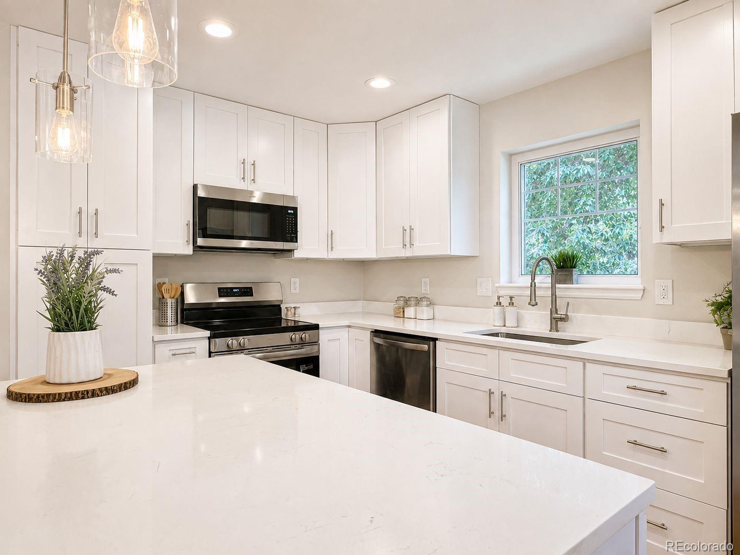 MLS Image #5 for 3320 s pennsylvania street,englewood, Colorado