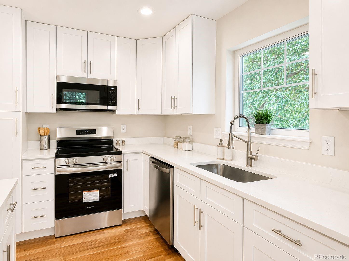 MLS Image #6 for 3320 s pennsylvania street,englewood, Colorado