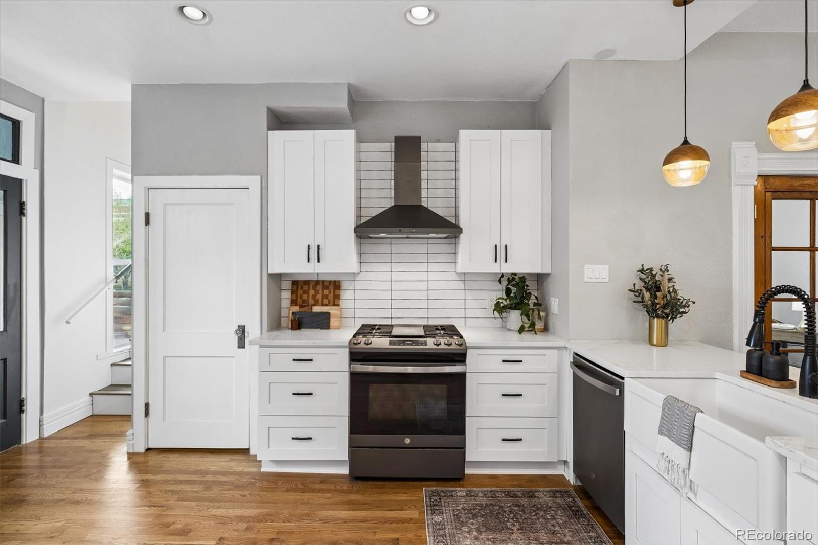 MLS Image #13 for 3139 n franklin street,denver, Colorado