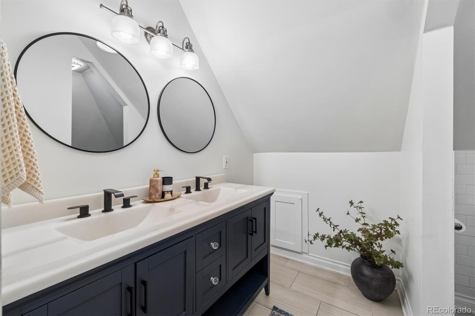 MLS Image #18 for 3139 n franklin street,denver, Colorado