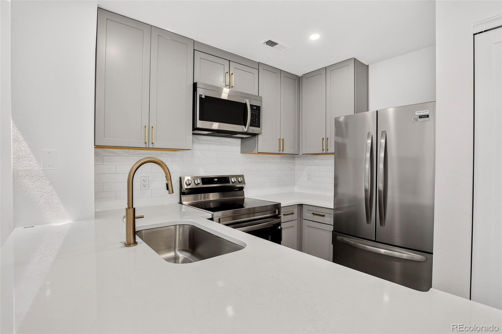 MLS Image #10 for 804 s vance street,lakewood, Colorado