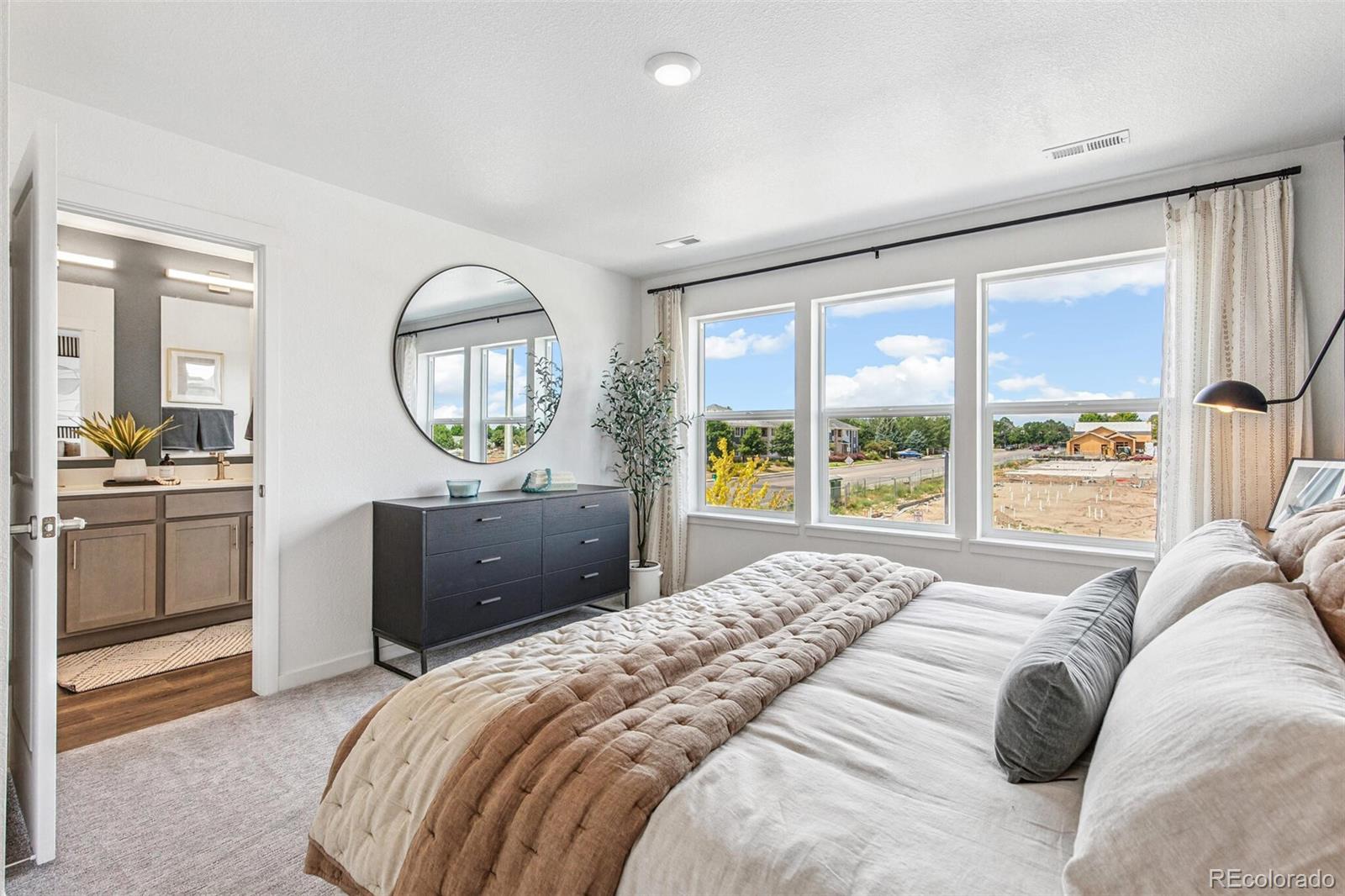 MLS Image #5 for 1399 s clinton street a,denver, Colorado