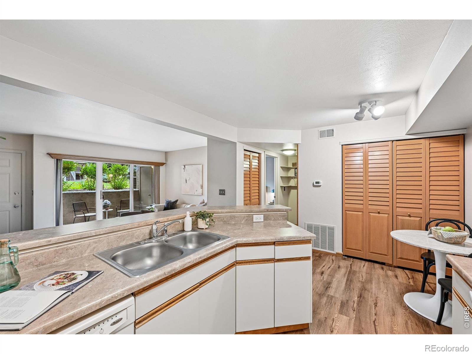 MLS Image #12 for 50 s boulder circle,boulder, Colorado