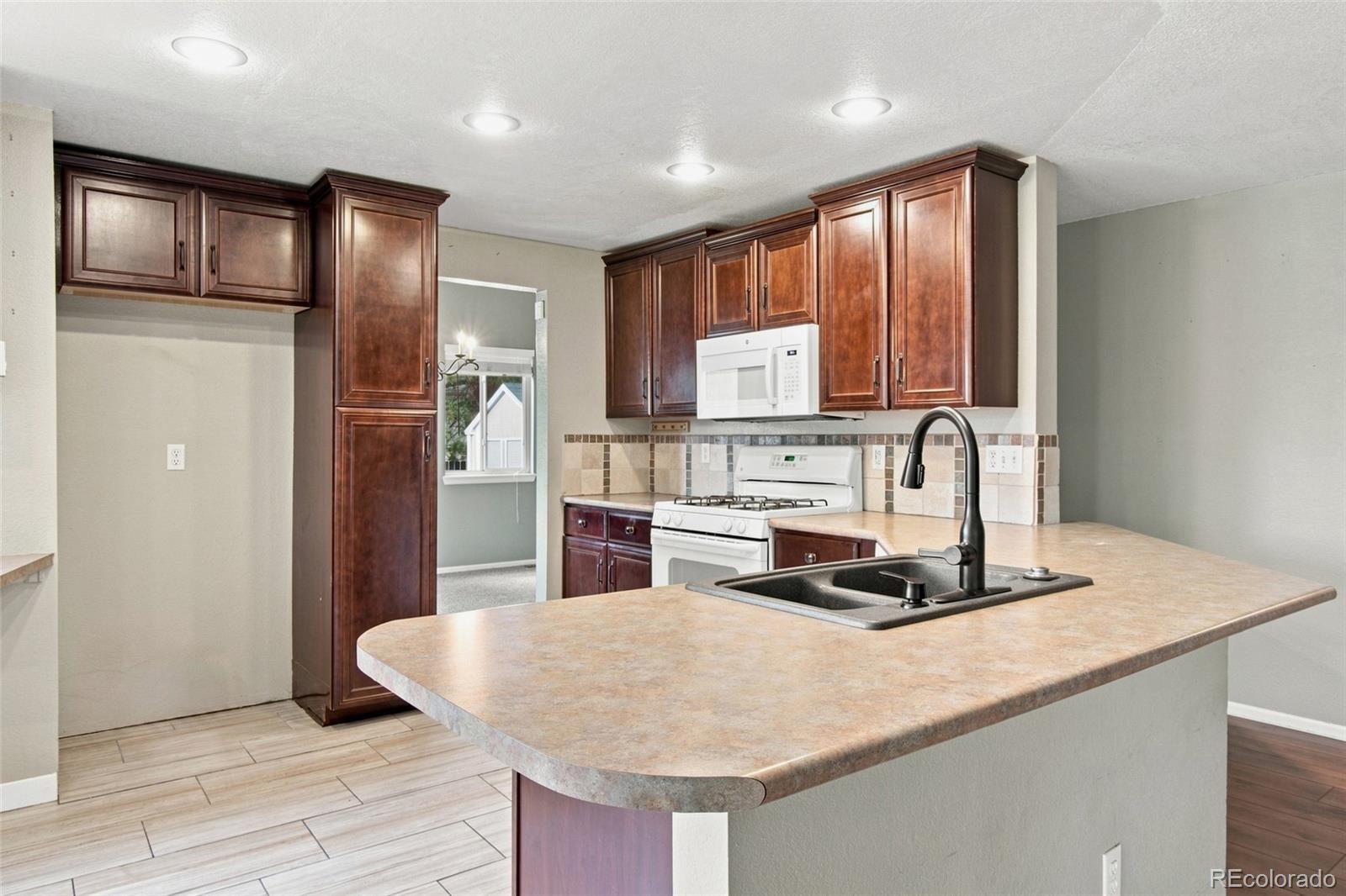 MLS Image #12 for 11584 w fair drive,littleton, Colorado