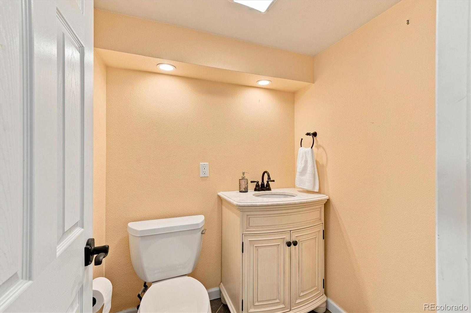 MLS Image #33 for 7096 s kendall boulevard,littleton, Colorado