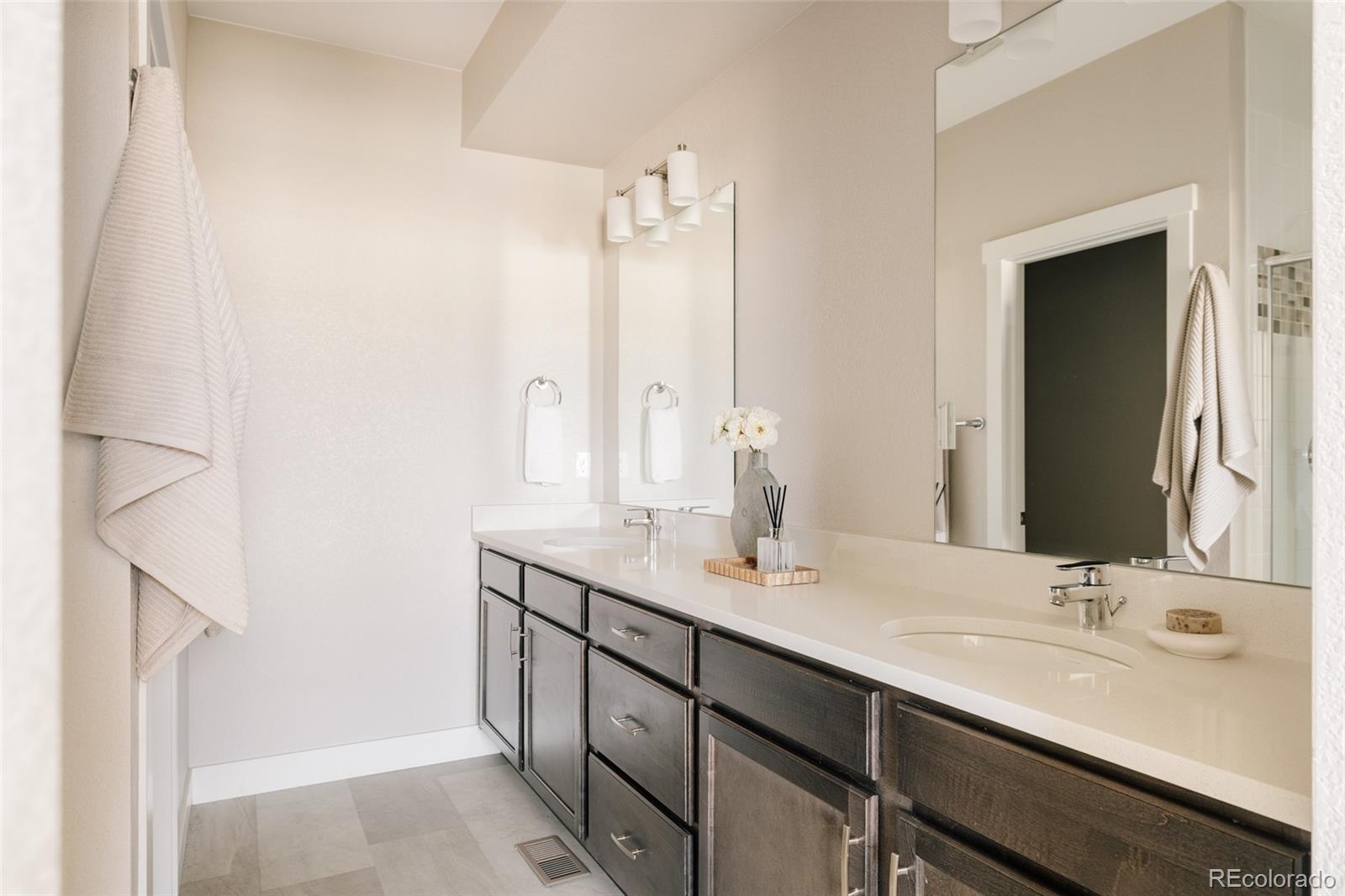 MLS Image #19 for 8972 e 47th avenue,denver, Colorado