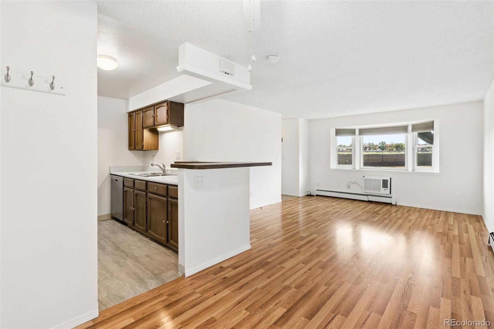 MLS Image #4 for 1073 w 112th avenue,denver, Colorado