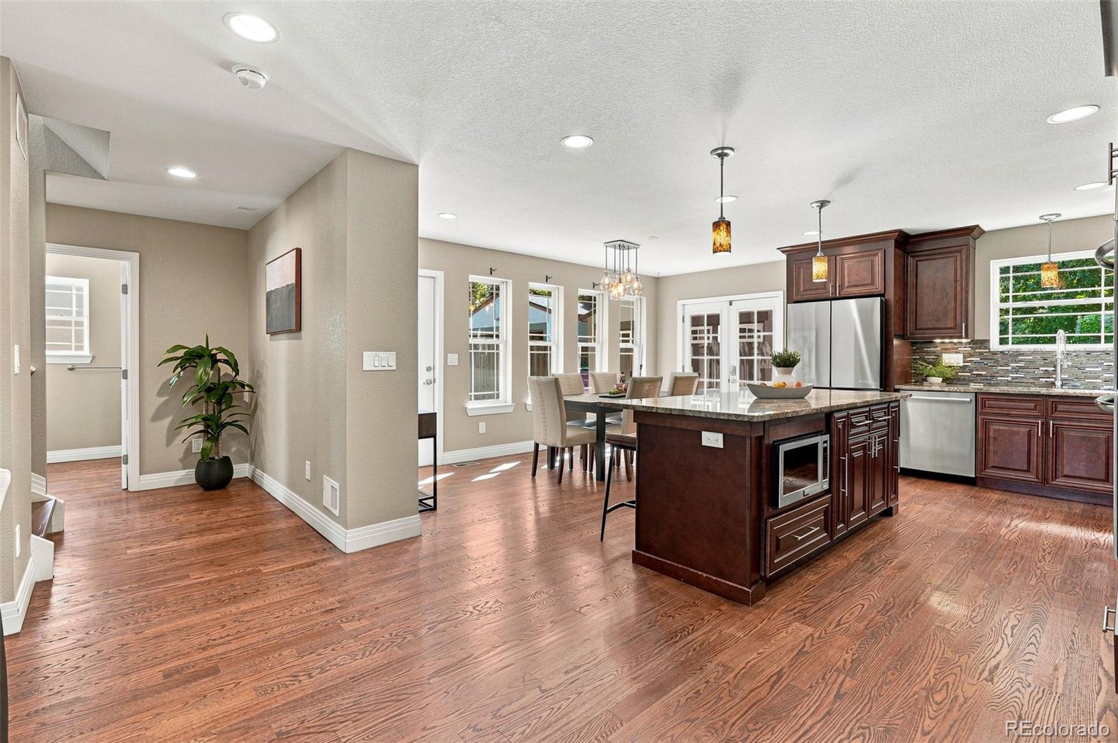 MLS Image #10 for 965  krameria street,denver, Colorado