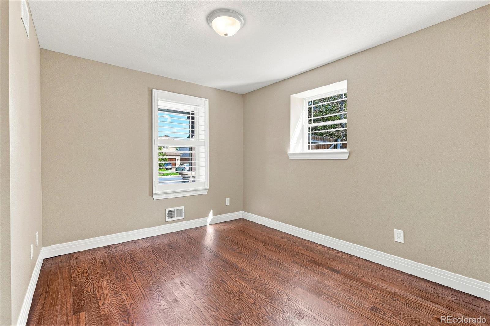 MLS Image #18 for 965  krameria street,denver, Colorado
