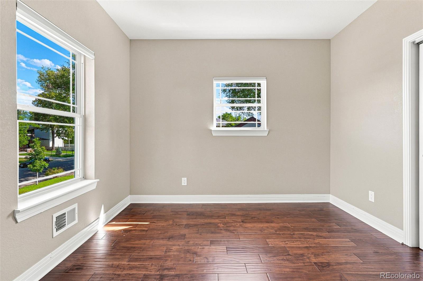 MLS Image #32 for 965  krameria street,denver, Colorado